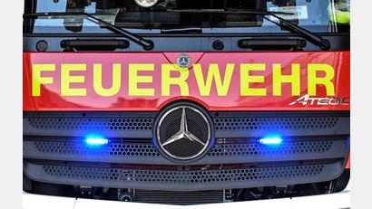 Bild: Uli Deck/dpa
Bei einem Brand in der Tiefgarage einer Tagesklinik in Berg im Landkreis Starnberg sind 13 Autos sowie das Gebäude teils schwer beschädigt worden. (Symbolbild)