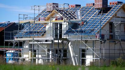 Bild: Sven Hoppe/dpa
Im Wohnungsbau sank der Auftragsbestand preisbereinigt. (Archivbild)