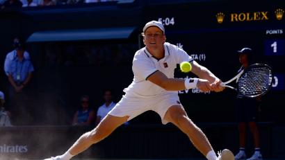 Bild: Frank Molter/dpa
Der italienische Tennis-Star Jannik Sinner muss für die US Open ab. (Archivbild)