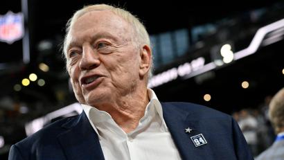 Bild: David Becker/AP/dpa
Cowboys-Besitzer Jerry Jones hat an sich Verständnis für die Strafe - findet sie aber etwas hoch. (Archivfoto)