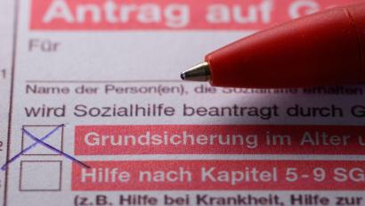 Bild: Robert Michael/dpa
Der Großteil der Ausgaben floss in die Grundsicherung im Alter und Leistungen bei Erwerbsminderung. (Symbolbild)
