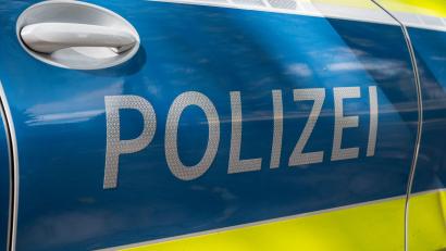 Bild: Daniel Vogl/dpa
Die Polizei ermittelt zur Unfallursache. (Symbolbild)
