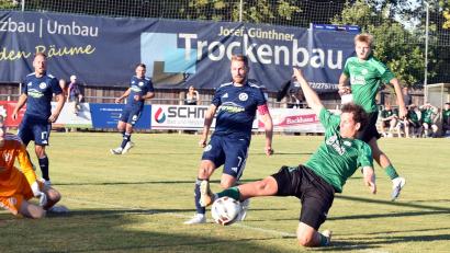Bild: Rudi Gebert
Der SV Mitterteich empfängt am Samstag den BSC Saas-Bayreuth. Das Bild zeigt Pascal Höcht im Spiel gegen die SG Regnitzlosau (2:0).