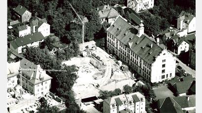 Luftbild: Heinz Hoffmannbeck
Zwei Baustellen nebeneinander. Das gab es 1992 in Amberg noch. Nur wo sind wir hier gerade?