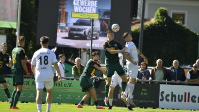 Bild: Ziegler
Die DJK Gebenbach (weiße Trikots) siegte in Ammerthal mit 3:1.