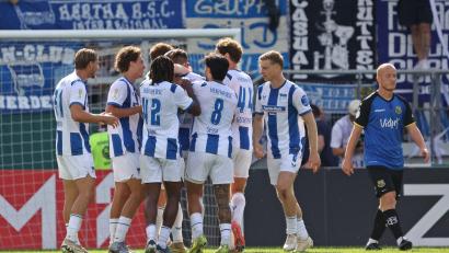 Bild: Fabian Kleer/dpa
Hertha-Jubel über das 1:0 im Ludwigspark von Saarbrücken.