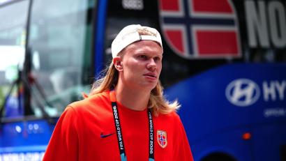 Bild: Bradley Collyer/PA Wire/dpa
Seine blonde Mähne war lange das Markenzeichen von Erling Haaland. (Archivbild)