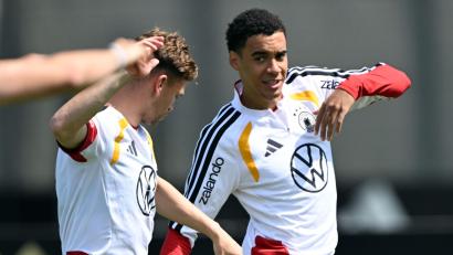 Bild: Federico Gambarini/dpa
Kollegen bei Bayern und im Nationalteam: Joshua Kimmich (l) und Jamal Musiala. (Archivbild)
