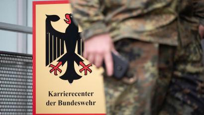 Bild: Marijan Murat/dpa
Nach dem Vorfall ermittelt der Staatsschutz. (Symbolbild)