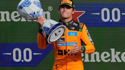 Bild: Darko Bandic/AP/dpa
Lando Norris - auch er hat den Titelkampf noch nicht aufgegeben.