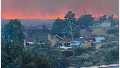Bild: Cari Kieffer/Cari Kieffer via AP/dpa
Brände breiten sich in Nevada aus.