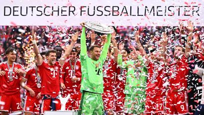 Bild: Tom Weller/dpa
Die Bayern mit der Meisterschale: Gibt es wieder das gewohnte Bild? (Archivbild)