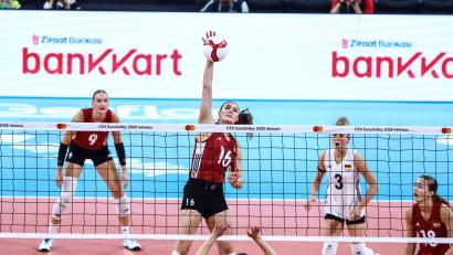 Bild: CEV/dpa
Das deutsche Team hat das Achtelfinale fest im Blick.