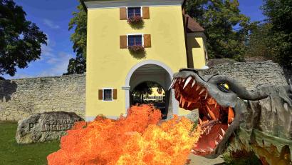 Bildmontage: Henri Bibow
Der Drache Fangdorn brüllt auf dem Adlersberg.