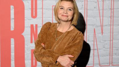 Bild: Felix Hörhager/dpa
Die Schauspielerin Annette Frier spielt in der Serie „Frier und Fünfzig - Am Ende meiner Tage“ eine Version von sich selbst. (Archivbild)