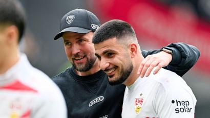 Bild: Uwe Anspach/dpa
Deniz Undav (r) wird neuer Kapitän beim VfB Stuttgart. (Archivbild)