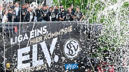 Bild: Uwe Anspach/dpa
Beim Aufsteiger SV Elversberg ist die Vorfreude auf die erste Bundesligasaison in der Vereinsgeschichte groß. (Archivbild)