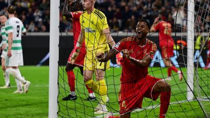 Bild: Reinhard Eisenbauer/Expa/APA/dpa
Das Tornetz wackelte oft: Xavier Mbuyamba und der Linzer ASK spielen nun in der Champions League.