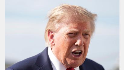 Bild: Jacquelyn Martin/AP/dpa
Per Präsidentendekret will Donald Trump das US-Stromnetz besser vor Gefahren aus dem Ausland schützen. (Archiv)