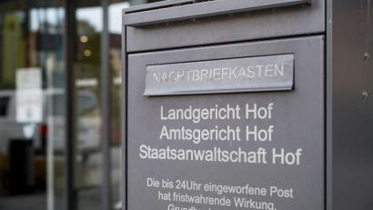 Bild: Daniel Vogl/dpa
Die Staatsanwaltschaft Hof ermittelte gegen einen Kinderheim-Mitarbeiter, der einen Jungen sexuell missbraucht haben soll. (Symbolbild)