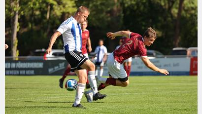 Bild: Dieter Jäschke
Die bisherige Saison läuft für den noch punktlosen SC Eschenbach (Szene aus dem Heimspiel gegen SV Altenstadt/WN) nicht nach Wunsch. Am sechsten Spieltag muss die Rußweiher-Elf gegen den ASV Haidenaab unbedingt punkten.