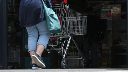 Bild: Elisa Schu/dpa
Durchbruch bei der Tarifrunde im nordrhein-westfälischen Einzelhandel. (Symbolbild)