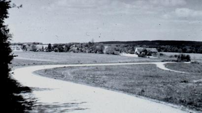 Bild: Braunkohle- und Heimatmuseum Steinberg am See
Holzheim vor dem Braunkohleabbau: Das historische Foto zeigt das einstige Dorf mit seinen Häusern und Höfen.