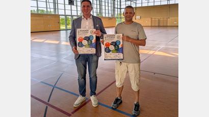 Bild: Alexandra Oppitz
Erster Bürgermeister Benjamin Boml (links) und Charles Digosso-Motte, Vorsitzender Behinderten- und Inklusionsbeirat der Stadt Nittenau, freuen sich auf ein vielseitiges Fachforum in der Regentalhalle.