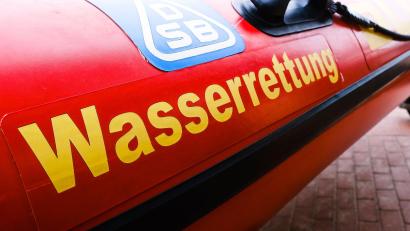 Bild: Frank Molter/dpa
Kräfte der Wasserrettung brachten die leblose Frau ans Ufer. (Symbolbild)
