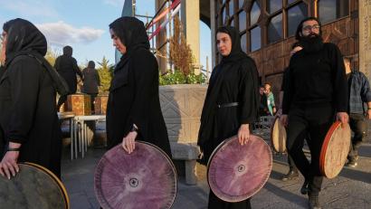 Bild: Francisco Seco/AP/dpa
Der iranische Musiker Mohsen Namjoo ist nach rund 20 Jahren in seine Heimat zurückgekehrt. (Symbolbild)