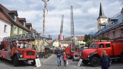 Archivbild: Ernst Frischholz
Die Historischen Feuerwehr Windischeschenbach präsentiert auf ihrer Kirwa im September wieder ihre vielen Oldtimer.