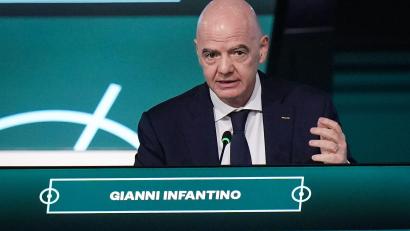Bild: Darryl Dyck/The Canadian Press/AP/dpa
Der Druck auf Gianni Infantino wächst. (Archivbild)