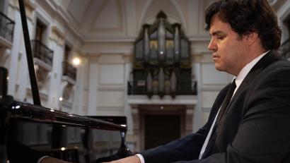 Bild: José Cabrerizo Rico 
Der spanische Pianist Tito García González kommt für ein Sonderkonzert vor den Max-Reger-Tagen nach Weiden. Besucher können sich auf klassische Stücke und moderne Kompositionen freuen.