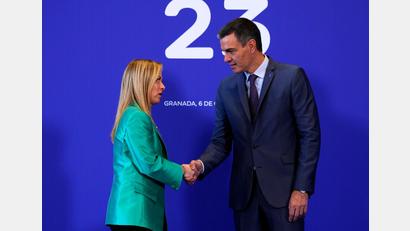Bild: Manu Fernandez/AP/dpa
Italien hat die Grenzkontrollen zu Spanien wege der Ceuta-Migrationskrise verlängert. Madrid reagierte umgehend.