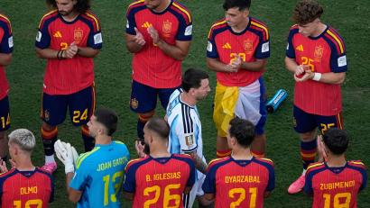 Bild: Matt Slocum/AP/dpa
Messis letzter Gang im Nationaltrikot: Er tritt zurück aus der argentinischen Auswahl.