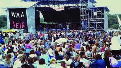 Archivbild: Gerhard Götz
Über 100.000 feiern am 26. und 27. Juli 1986 auf dem Burglengenfelder Lanzenanger mit deutschen Rock- und Popgrößen das fünfte Anti-WAA-Festival. Das fried- und stimmungsvolle Protestkonzert geht als "deutsches Woodstock" in die Geschichte ein.