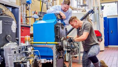 Bild: Fotoatelier am Hafen 
Es zeichnet sich ein Aufwärtstrend bei der Handwerksausbildung in Ostbayern ab.