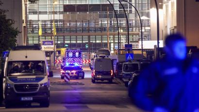 Bild: Bodo Marks/dpa
Der Einsatzort wurde weiträumig abgesperrt.