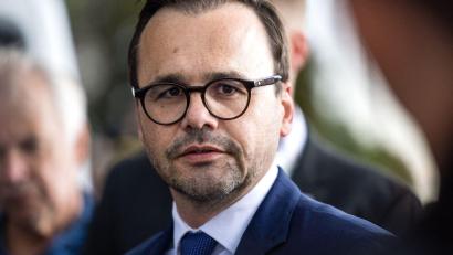 Bild: Frank Hammerschmidt/dpa
Brandenburgs Innenminister gibt Details zum Ablauf der Sabotage.