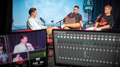 Bild: Alexander Unger
Leonardo "Leo" Conti, Berater der Blue Devils Weiden, zu Gast im Eishockey-Podcast Powerplay im neuen Videostudio von Oberpfalz-Medien.
