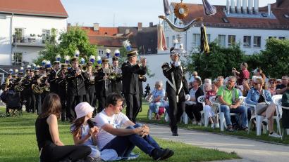 Archivbild: Wolfgang Steinbacher
Wie jedes Jahr setzt die Knappschaftskapelle den musikalischen Schlusspunkt bei den Sonntagsserenaden im Amberger Maltesergarten.