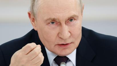 Bild: Sergey Fadeichev/Pool Sputnik Kremlin/AP/dpa
Kremlchef Putin wirft der Bundesregierung Beweisfälschung vor. (Archivbild)