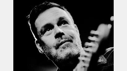 Bild: Niko Frank
Die Andreas-Diehlmann-Band bringt mit ihrem „Texas Blues meets Rock’n’Roll“-Sound die Musikkneipe Gestern nach Sulzbach-Rosenberg.