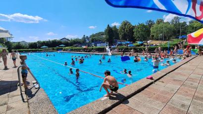 Bild: Bernhard Schultes
An heißen Sommertagen war das Friedenfelser Freibad in dieser Saison wieder ein begehrtes Ziel.
