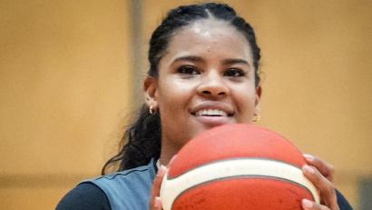 Bild: Soeren Stache/dpa
Nyara Sabally steht im deutschen Kader für die Basketball-WM in Berlin.