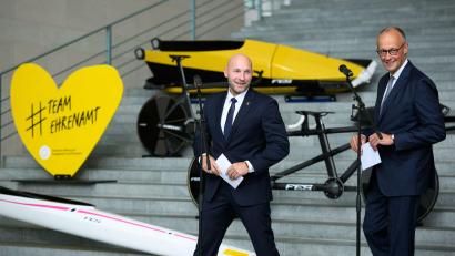 Bild: Bernd von Jutrczenka/dpa
Ronald Rauhe ist neuer Staatsminister für Sport und Ehrenamt.