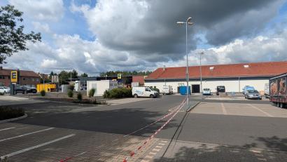 Bild: Paul Zrenner
Der Bauausschuss hat in seiner Sitzung Ende Juni die Umgestaltung des früheren Edeka-Markts in zwei abgetrennte Nutzungseinheiten gebilligt.
