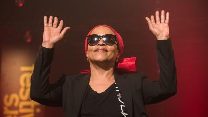 Bild: picture alliance / dpa
Jazz-Sängerin Cassandra Wilson im Jahr 2016. (Archivbild)