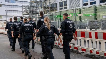 Bild: Peter Kneffel/dpa
Ein Zeuge beobachtete den Vorfall und alarmierte die Polizei.