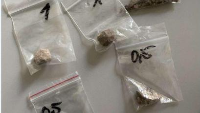 Bild: ZED Amberg
Bei einem 39-Jährigen in Schwandorf wurden mehrere Päckchen mit Heroin gefunden.
